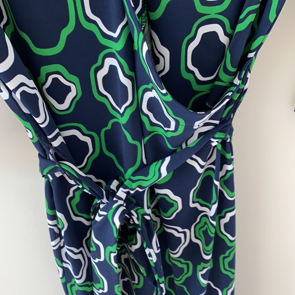 Pattern Wrap Dress - Picture 4 of 5